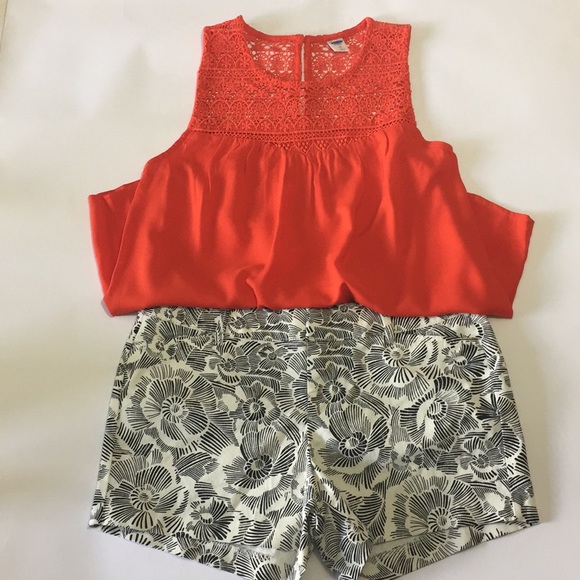 💐Clearance 💐Old Navy Floral Shorts - Picture 2 of 5